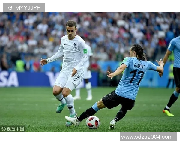 足球巨星风采尽显 精彩瞬间定格在壁纸中